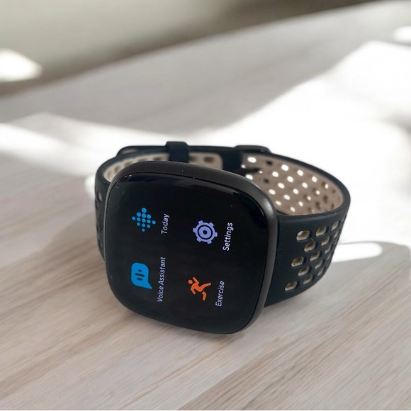 Fitbit Versa 3 Fitness Tracker Smartwatch - Picture 5 of 5